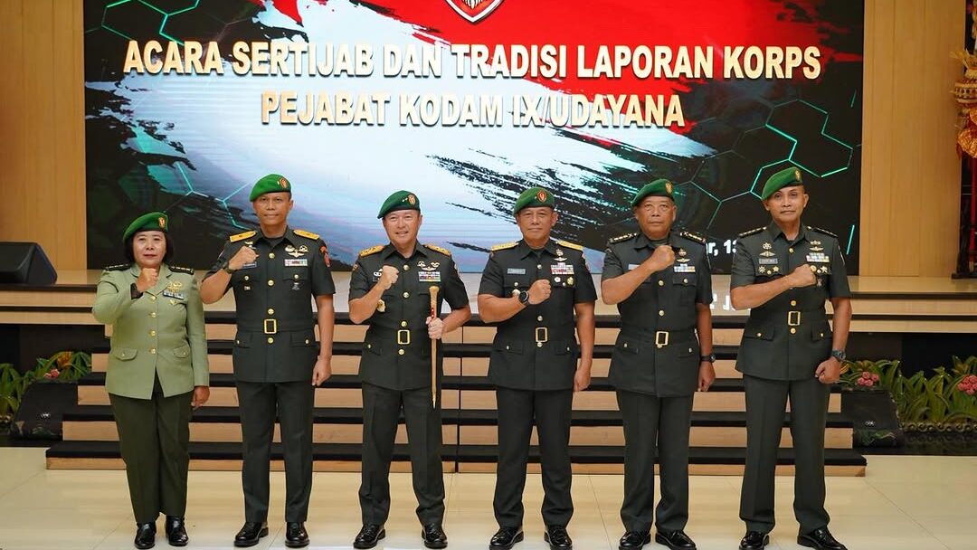 Pangdam IX/Udayana Pimpin Sertijab Pejabat Utama, Beri Apresiasi Prajurit Berprestasi di Ajang Internasional