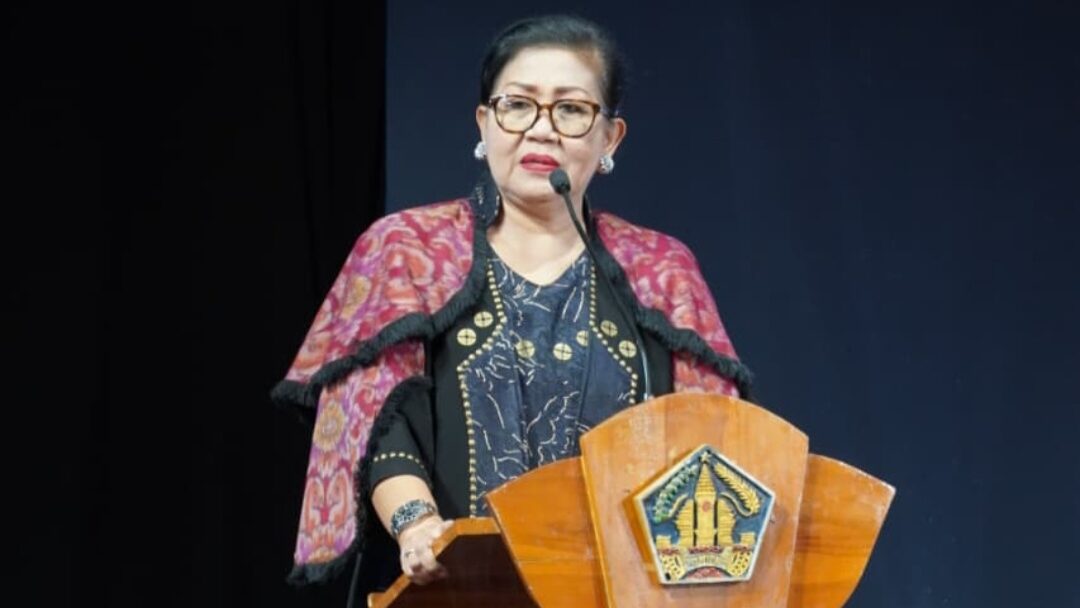 Hadiri DBFD, Ibu Putri Koster Dorong Kesadaran Kolektif Masyarakat Lestarikan Tenun Tradisional Bali