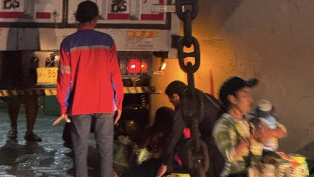 Pedagang Asongan Tewas Terjepit Truk di Atas KMP Tunu Pratama Jaya Saat Proses Muat Kendaraan