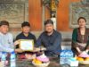 Wabup Bagus Alit Sucipta Serahkan Penghargaan Tertib Administrasi Akta Kematian, Wujudkan Pelayanan Kependudukan yang Cepat dan Humanis