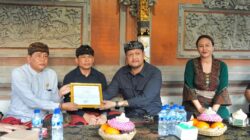 Wabup Bagus Alit Sucipta Serahkan Penghargaan Tertib Administrasi Akta Kematian, Wujudkan Pelayanan Kependudukan yang Cepat dan Humanis