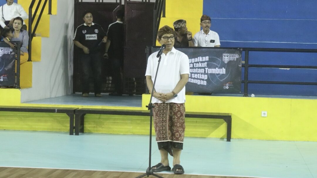 Bupati Adi Arnawa Buka Turnamen Himmus Cup II, Dorong Lahirnya Atlet Voli Berprestasi dari Desa Gulingan
