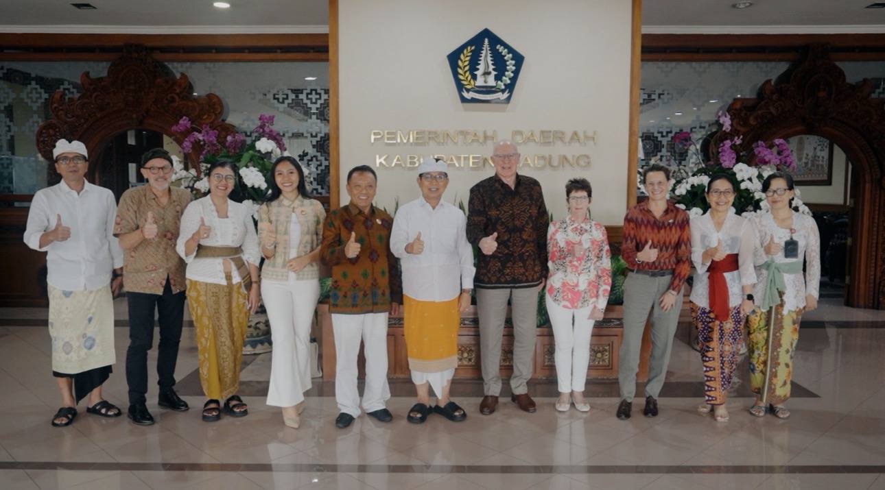 Bupati Adi Arnawa Terima Audiensi Mantan Gubernur Jenderal Australia, Perkuat Sinergi Wujudkan Pariwisata Badung Berkualitas dan Berkelanjutan