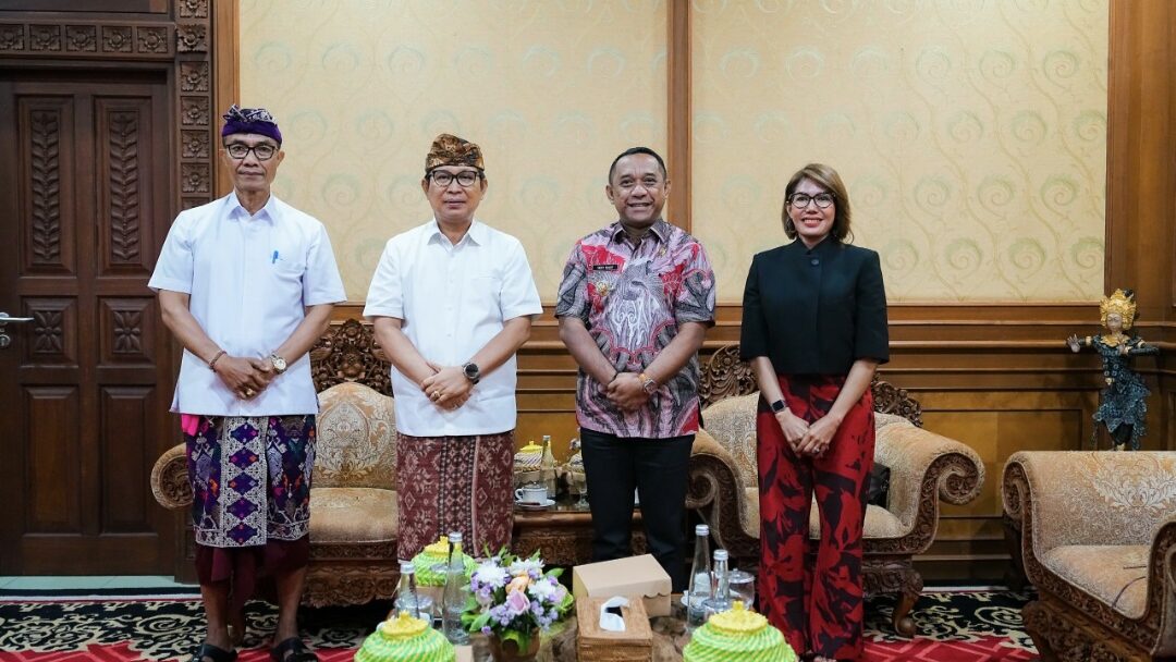 Terima Kunjungan Bupati Manggarai, Bupati Adi Arnawa Perkuat Sinergi Pembangunan, Ketahanan Pangan, dan Pembinaan Masyarakat
