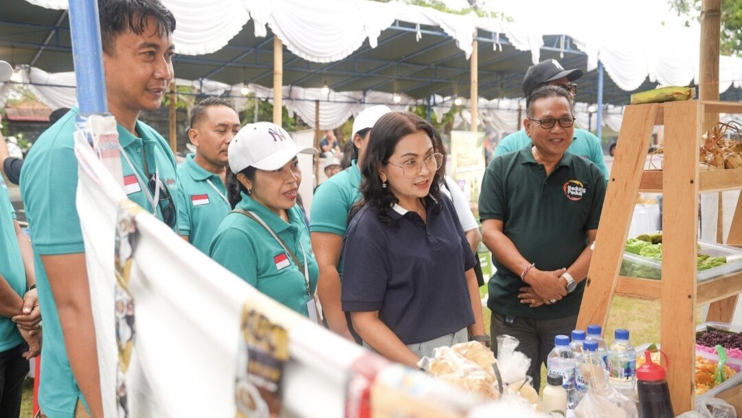 Rasniathi Adi Arnawa Hadiri HUT Ke-451 Desa Sedang, Apresiasi Semangat Kebersamaan dan Kepedulian Masyarakat
