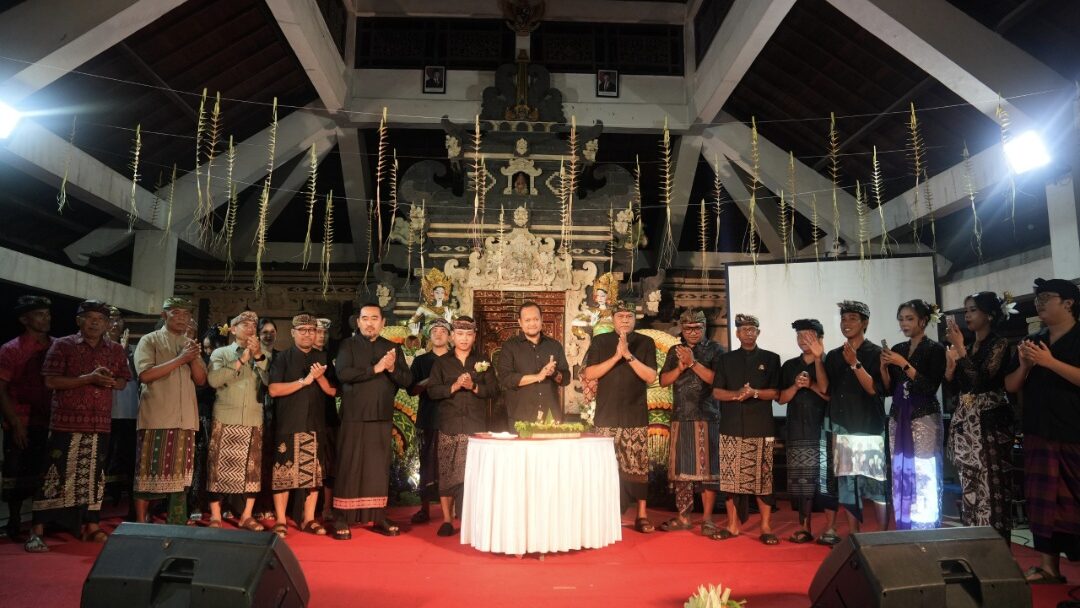 Wabup Bagus Alit Sucipta Hadiri HUT Ke-43 ST Sila Widya Dharma, Serahkan Dana Kreativitas Rp20 Juta