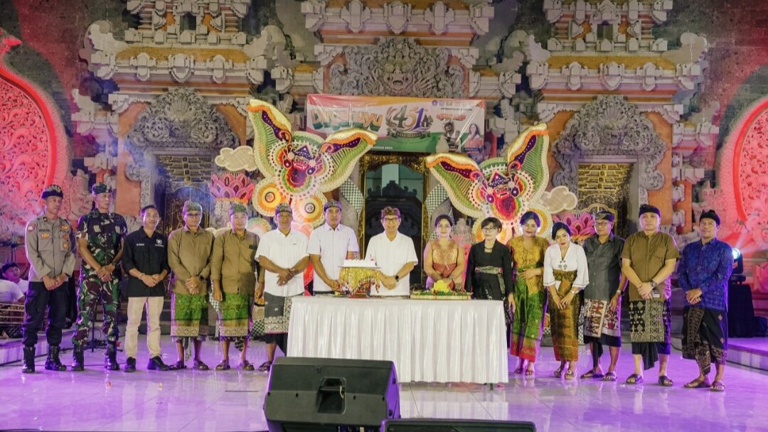 HUT Ke-451 Desa Sedang, Bupati Adi Arnawa Ajak Masyarakat Dukung Pembangunan Infrastruktur