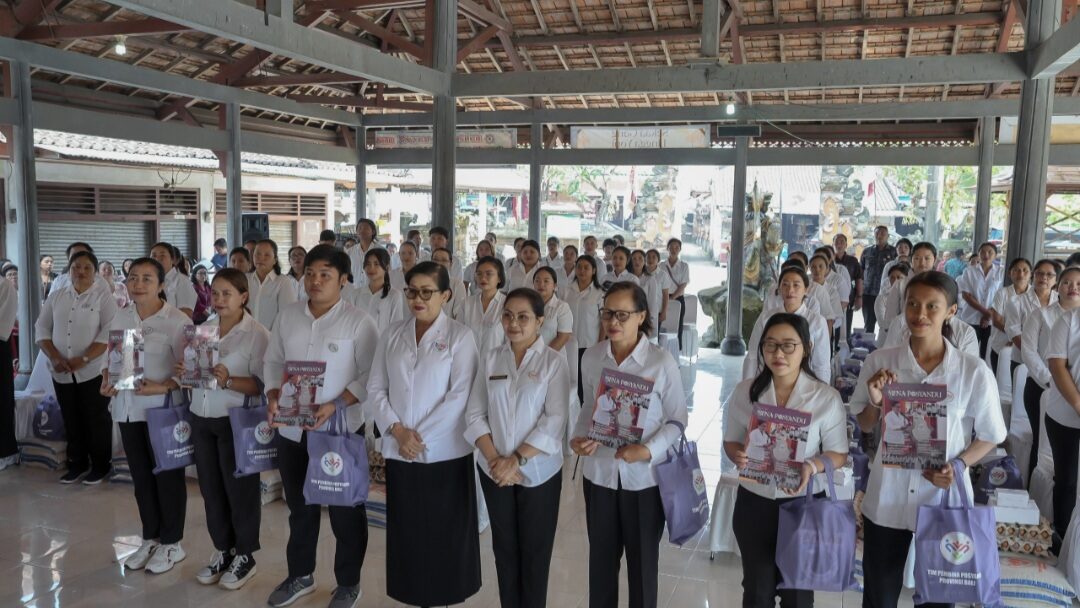 Ketua Tim Pembina Posyandu Badung Dampingi Aksi Sosial “Membina dan Berbagi” di Kabupaten Badung
