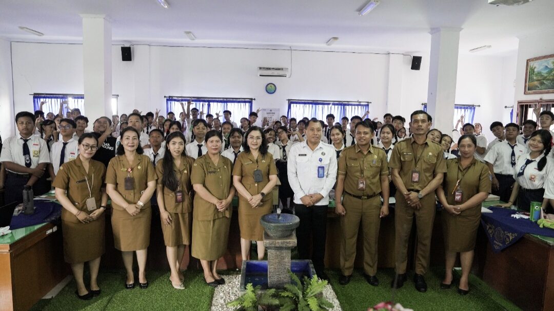 Bunda Anti Narkoba Badung Bangun Benteng Pertahanan Diri Siswa Lewat Sosialisasi di SMPN 2 Kuta Utara