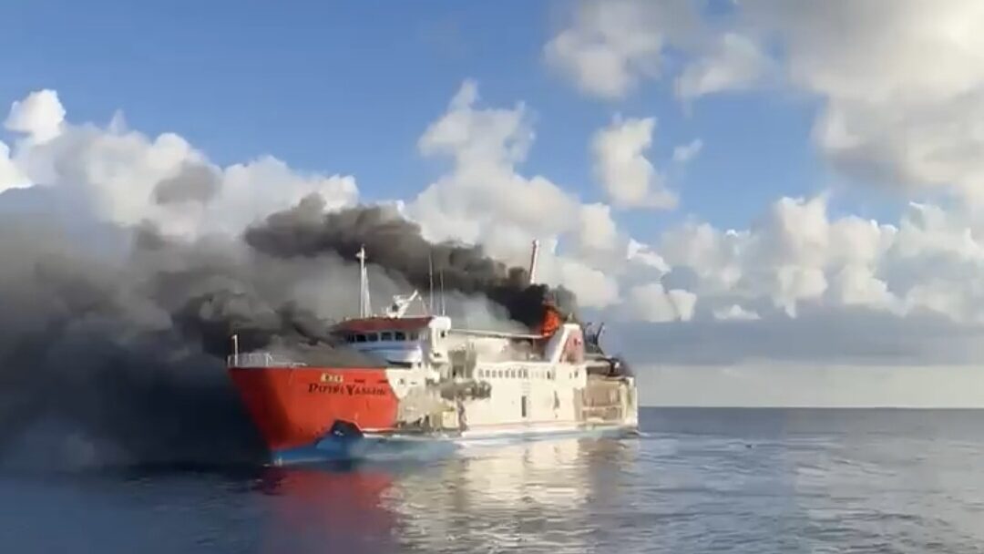 KMP Putri Yasmin Terbakar di Selat Lombok, 212 Orang Dievakuasi, Satu Penumpang Meninggal