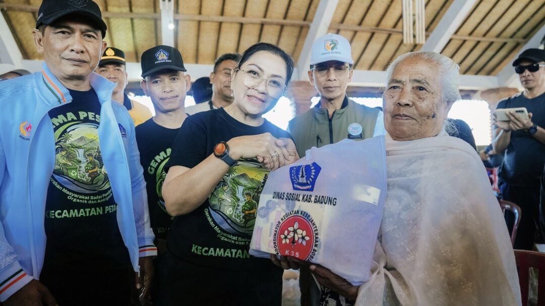 K3S Badung Serahkan Bingkisan kepada 85 Veteran di Petang dan Abiansemal