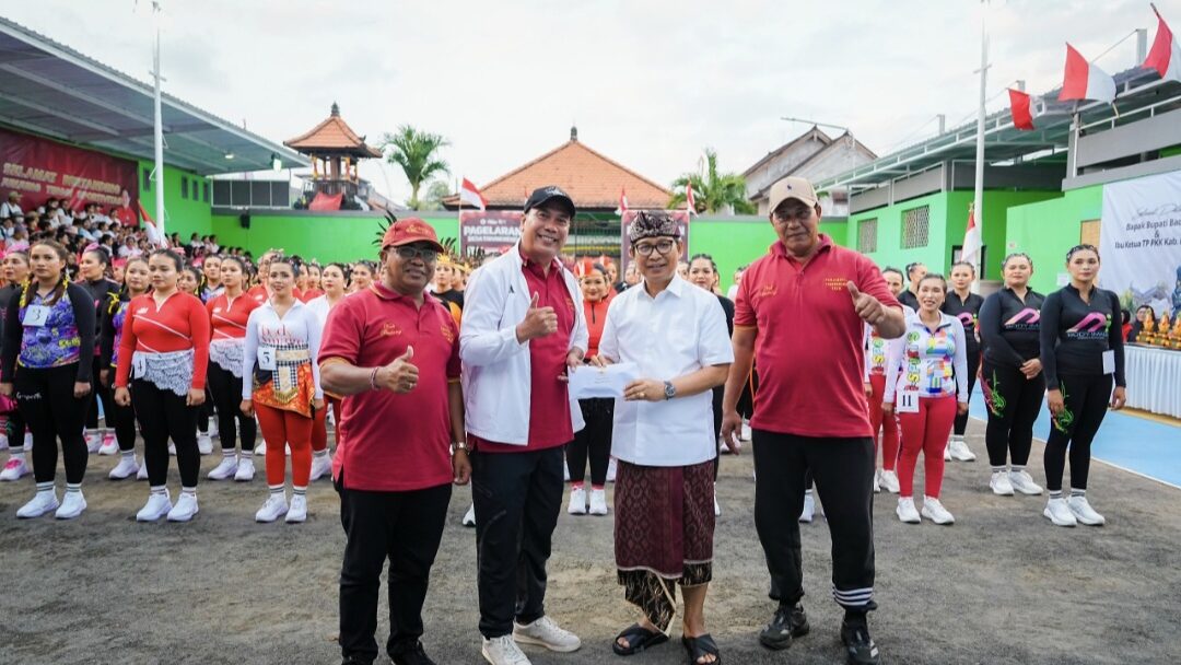 Bupati Adi Arnawa Buka Lomba Senam Porsenides Tibubeneng, Bangun Kebersamaan dan Semangat Sportivitas