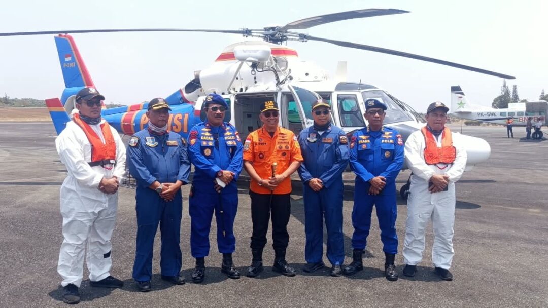 Helikopter Dauphin Polri Terbang ke Laut Kalimantan, Kombes Agus Herli Pimpin Misi Evakuasi Korban KM Virgo