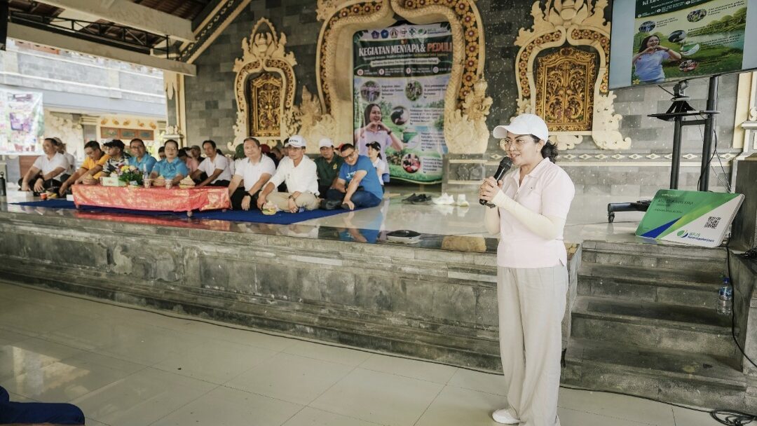 Gelar Aksi Menyapa dan Peduli di Kekeran, Ketua K3S Badung Serahkan BPJS Ketenagakerjaan dan Sembako